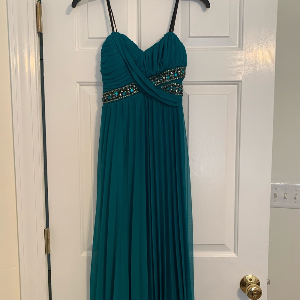 Size 3. Formal dress! Worn once